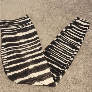 Medium Nike Legend Print Leggings